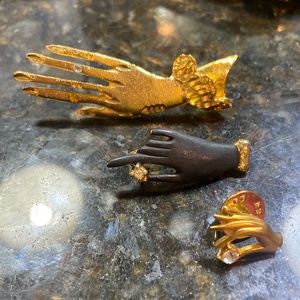 Set of 3 vintage hand and diamond rhinestone brooches pins